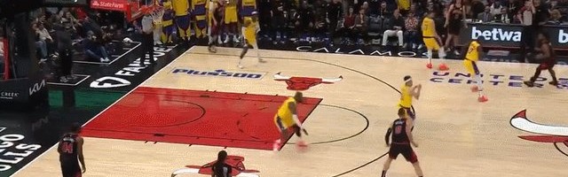 13秒3记三分奇迹逆转！詹皇致命失误 吉迪超远绝杀